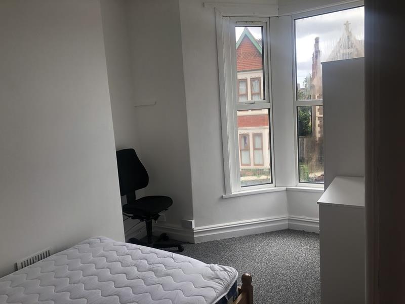 3 bed property in 229 Inverness Place, Cardiff
